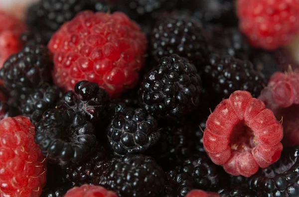 Fresh blackberry and raspberry — Stock Photo, Image