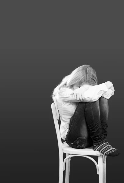 Üzgün genç kadın — Stok fotoğraf