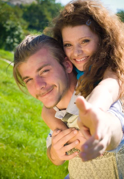Happy Couple embracing — Stock Photo, Image