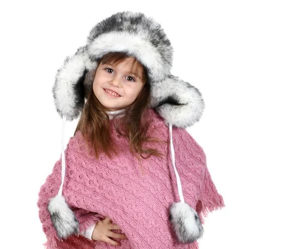 Маленькая девочка в теплой шляпе — стоковое фото