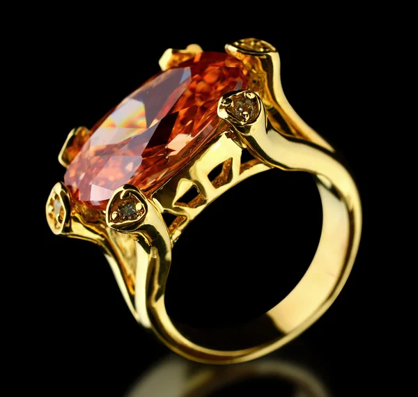 Arany gyűrű, drágakő, fekete — Stock Fotó