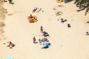 Yaz aylarında arrecife turist ile plaj