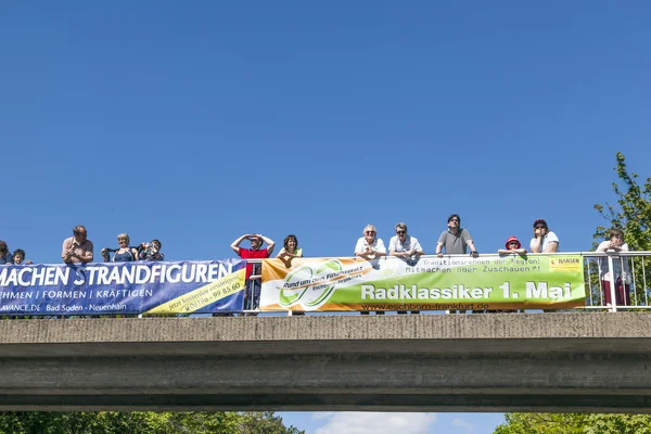 Watch the 51st bicycle race Rund Um Den Finanzplatz Eschb — Stock Photo, Image