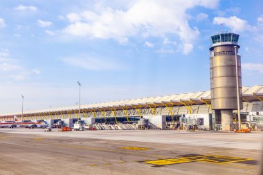 barajay Havalimanı terminal 4 kule