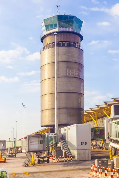 Torre no Terminal 4 no Aeroporto de Barajay — Fotografia de Stock