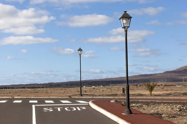 兰萨罗特岛的发展区的新道路 — 图库照片