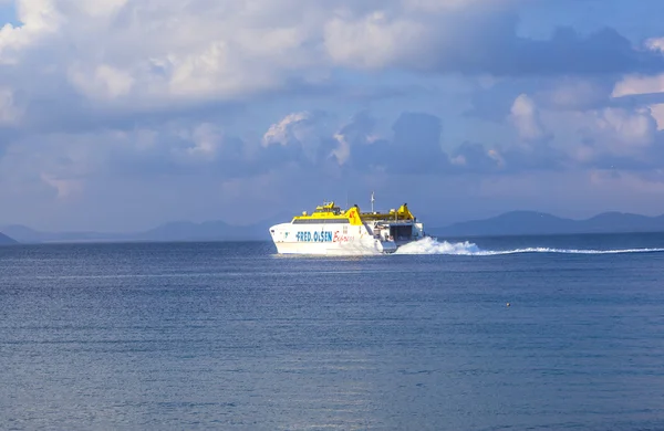 Le ferry Bocayna Express de Fred Olsen sur l'océan — Photo