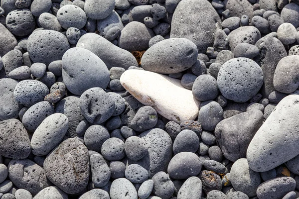 Rock háttere-a strandon — Stock Fotó