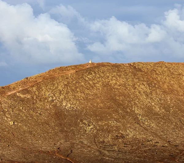 Kraterblick der montana roja in playa blanca — Stockfoto