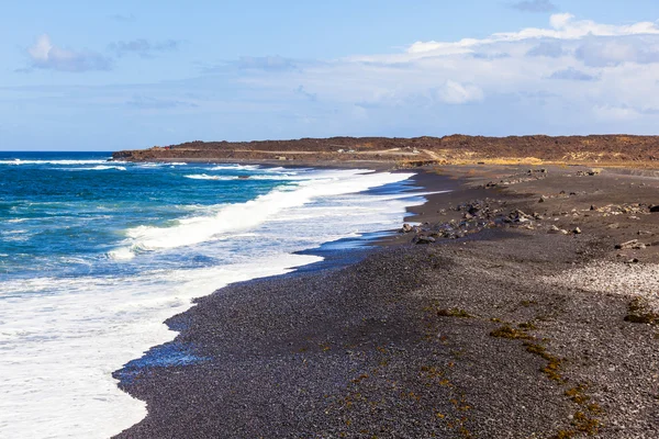 Praia vulcânica em Janubio, Lanzarote — Fotografia de Stock