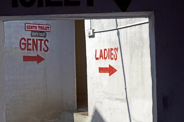 Schild-Damen für die öffentliche Toilette — Stockfoto