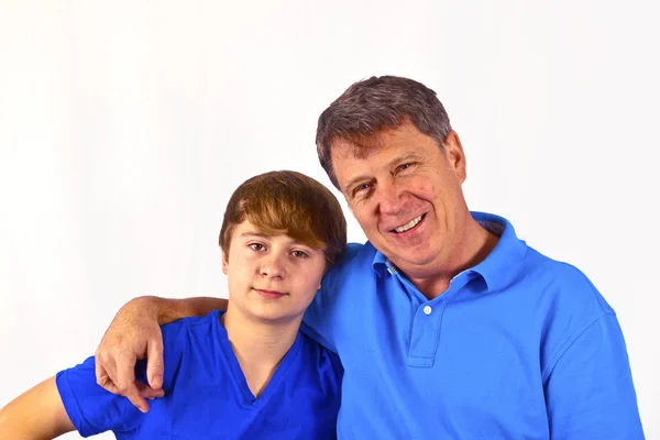 Lycklig far med sin söta son — Stockfoto
