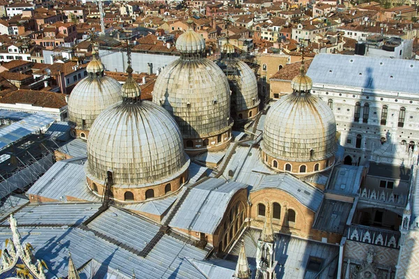 Overlooking the marcus church in venice from campanile de San Ma — Stock Photo, Image