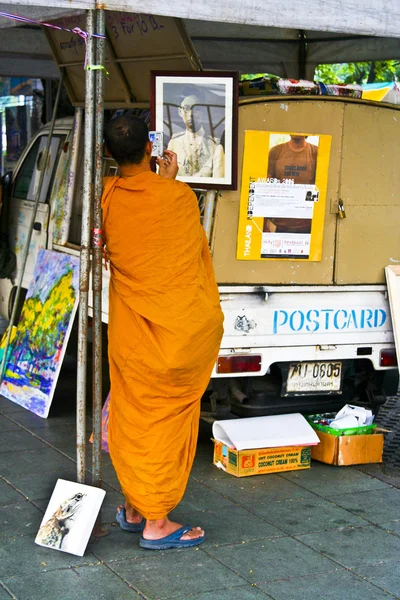 Monk scatta una foto del suo re — Foto Stock