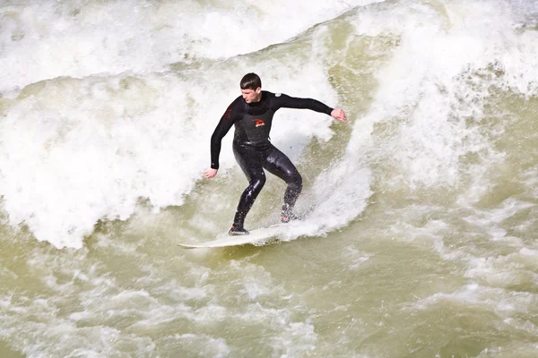 Surfing on river ISAR in Munich, Germany. — Stock Photo, Image