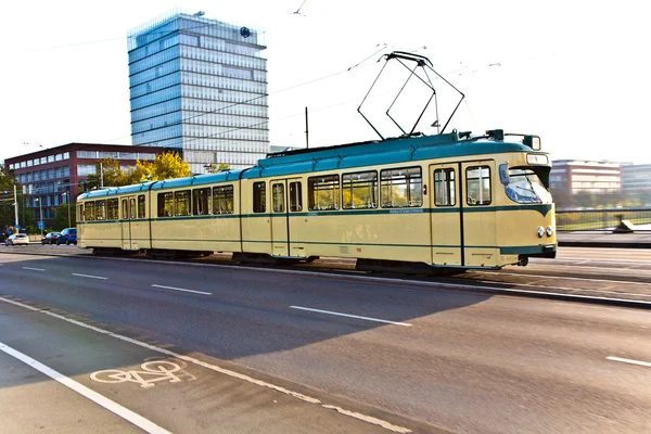 Historic streetcar, trolley at the Friedensbrücke in Frankfurt — Stok fotoğraf
