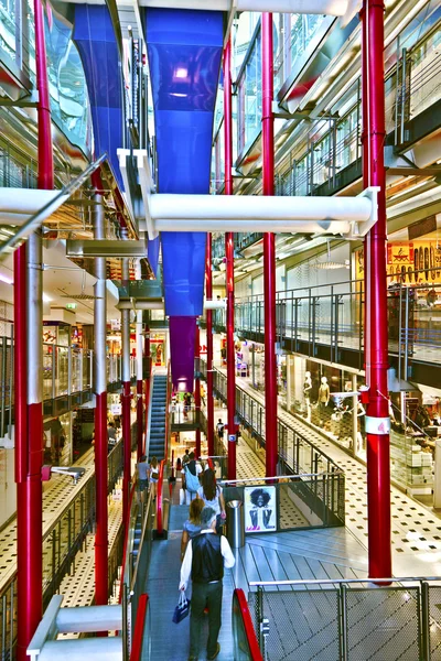 Shopping shoppig moderno — Fotografia de Stock