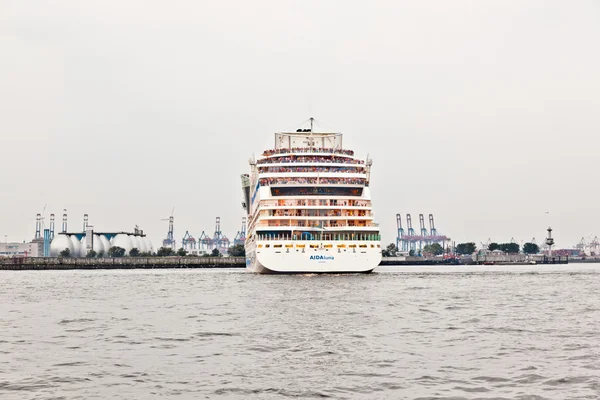Famoso navio de cruzeiro AIDA deixa o porto — Fotografia de Stock
