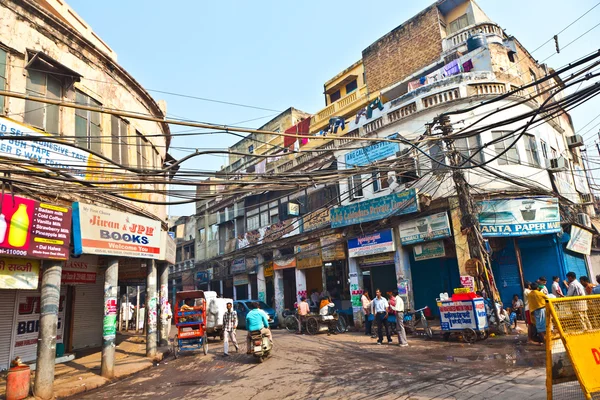 Op de straat van chawri Bazaar, de groothandelsmarkt van o — Stockfoto