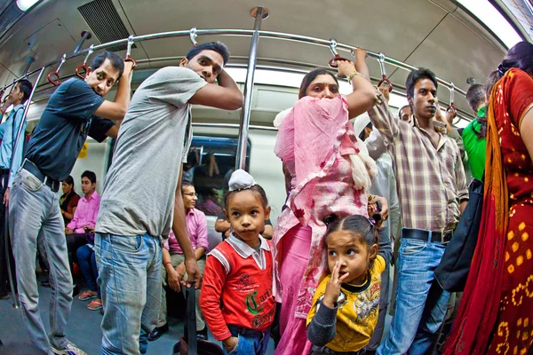 In the metro yellow line in delhi late evening — Stock Photo, Image