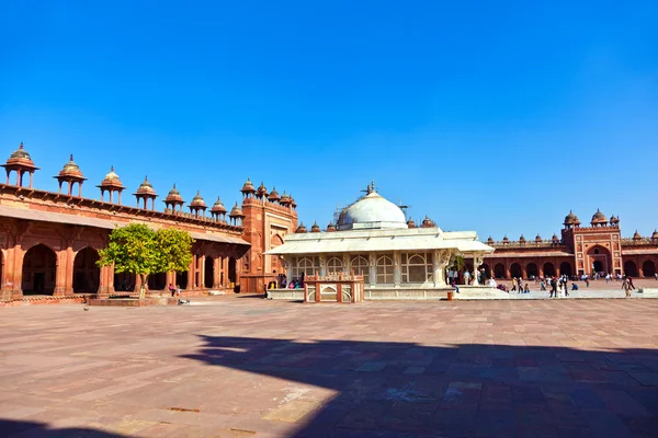 The Jama Masjid in Fatehpur Sikri is a mosque in Agra, completed — Stock Photo, Image