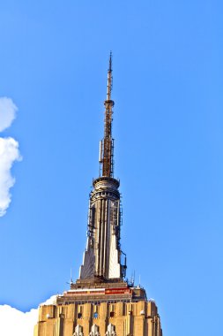 empire state metal anten ile öğleden sonra bina tepesine