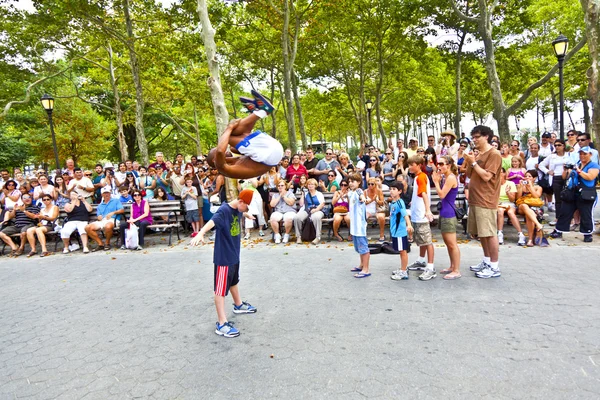 Street performance in Battery Park — Stock Photo, Image