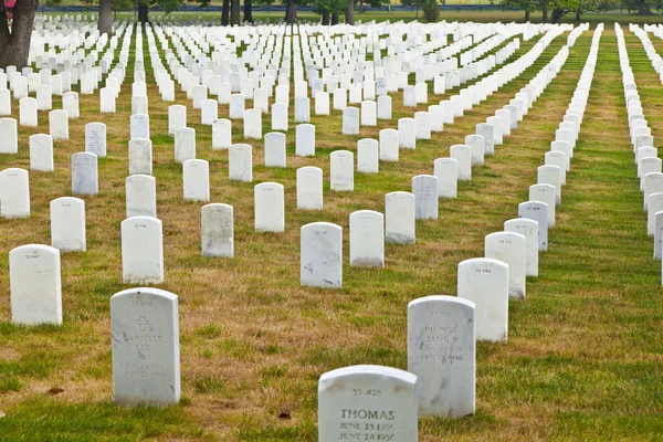 Pietre tombali sul cimitero nazionale di Arlington — Foto Stock