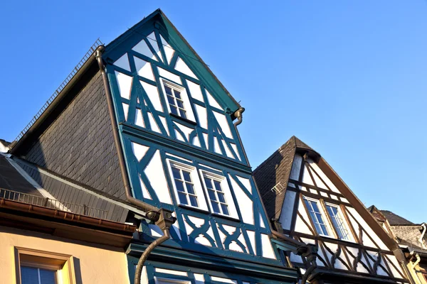 Ιστορικό ήμισυ εφοδιασμένα με ξύλα σπίτια στο Ρήνου — Φωτογραφία Αρχείου