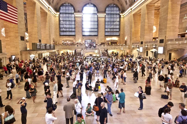 Passagerare i grand central station, new york — Stockfoto