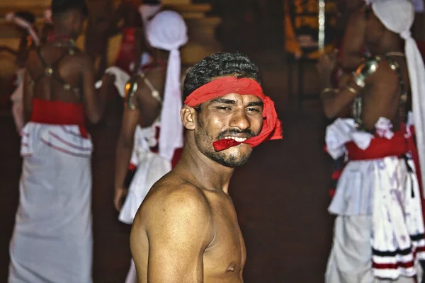 Dansçı ve müzisyenler katılmak festival pera'nın cand, — Stok fotoğraf
