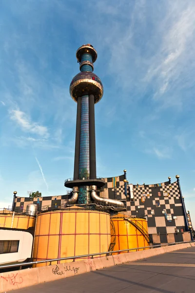 Calefacción urbana Viena de Hundertwasser formas —  Fotos de Stock