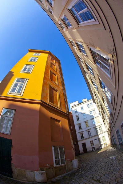 Bécs első kerületében, a híres területen M-tipikus régi házak — Stock Fotó