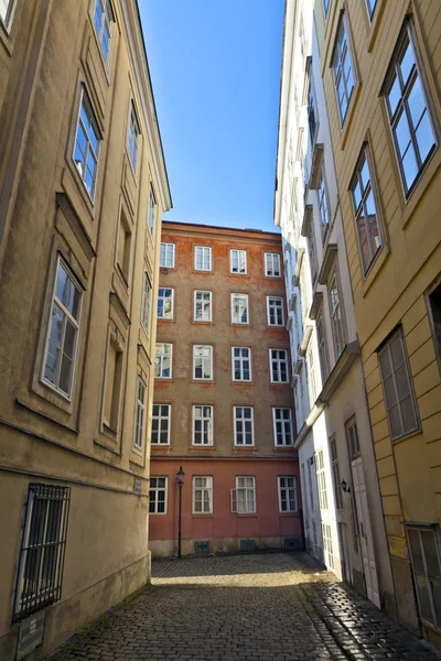Case vechi tipice din Viena primul cartier din faimoasa zonă M — Fotografie, imagine de stoc