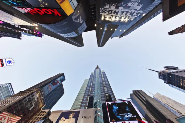 Times Square-en egy szimbólum, a new york city — Stock Fotó