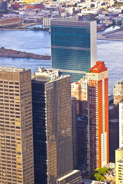 在从帝国州大厦顶上曼哈顿鸟瞰图 — 图库照片