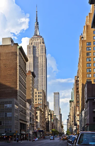 Nézd meg a tetején az Empire State Building délután — Stock Fotó