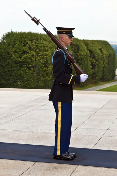 Cambio de guardia en el Cementerio Nacional de Arlington en Washington —  Fotos de Stock
