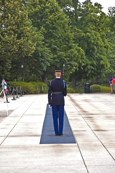 更改在华盛顿阿灵顿国家公墓的守卫 — 图库照片