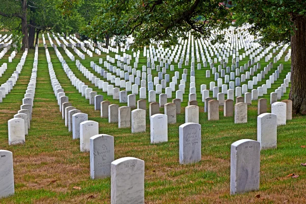 Tombes au cimetière national d'Arlington à Washington — Photo