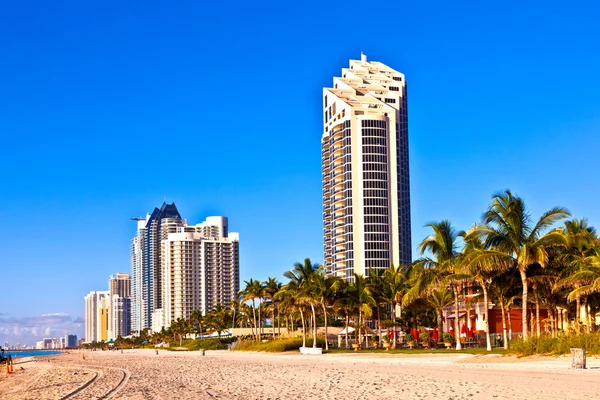 Stranden vid soliga öar, miami tidigt på morgonen — Stockfoto