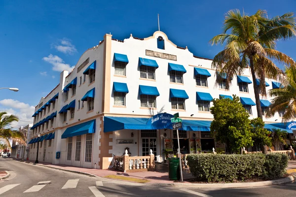 Schöne häuser im art deco-stil im süden miami — Stockfoto