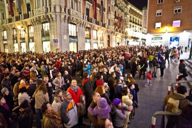 kukla göstermek akşam Madrid'de