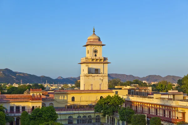 Jaipur 'da gün batımında ünlü saat kulesi — Stok fotoğraf