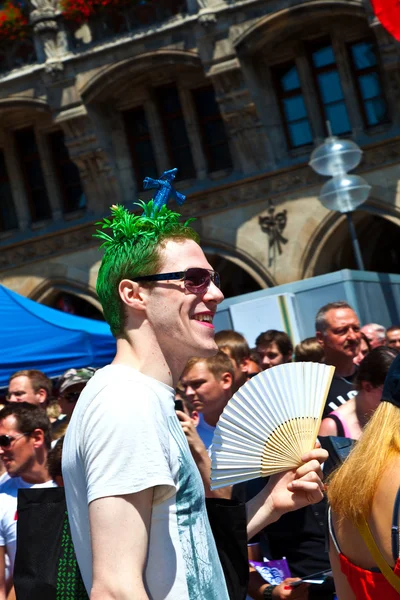 克里斯托弗 · 街天在慕尼黑庆祝与颜色 — 图库照片
