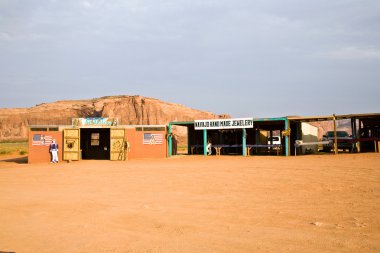 monument Valley ziyaret zamanı dışında boş kiosk