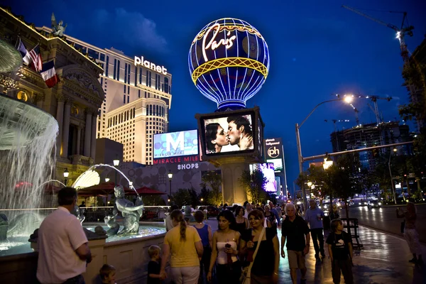 Отель Paris Vegas с Эйфелевой башней — стоковое фото