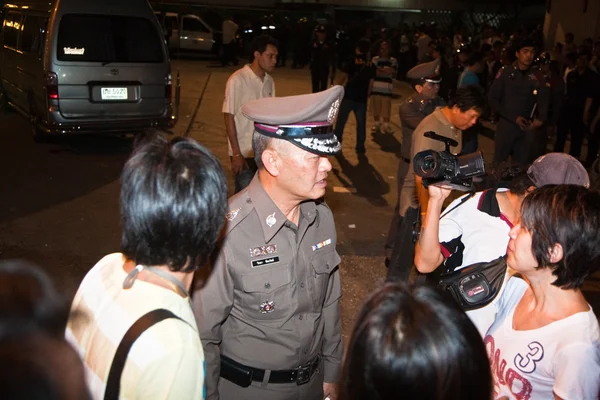 stock image Police tries to calm down demonstrants - vendors of Patpong Nigh