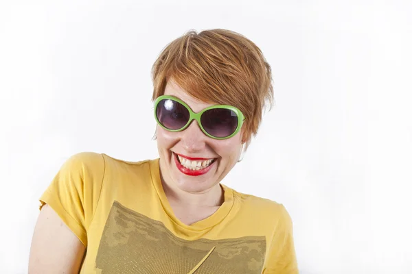 Mujer atractiva con el pelo rojo — Foto de Stock