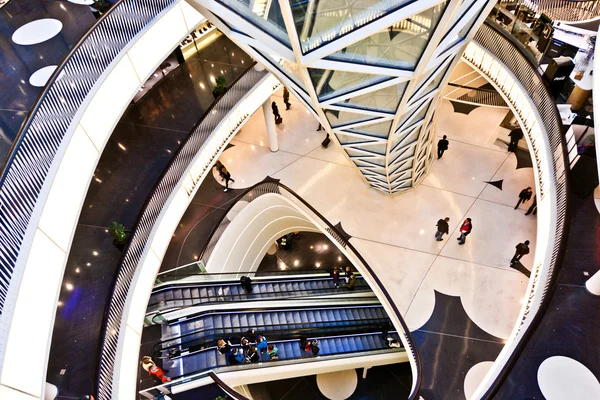 Moderne Architektur im neuen Einkaufszentrum myzeil by archite — Stockfoto